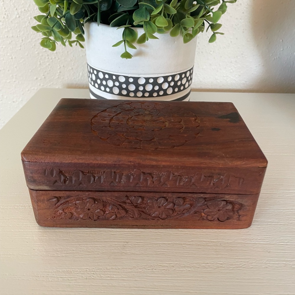 Vintage floral hand carved wooden trinket box made in India 6”x 3.75” x 2.25”
